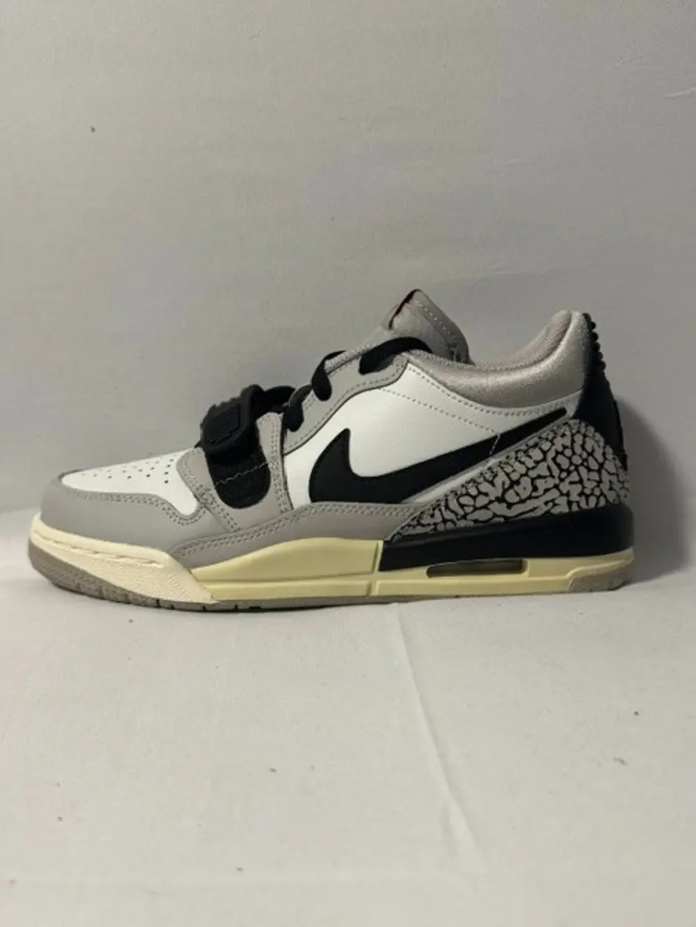 Nike Air Jordan Legacy Size 6 M-7.5 W 312 Low Tech Grey Cement N250